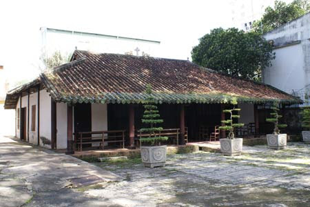 Ngoi Nha Xua
